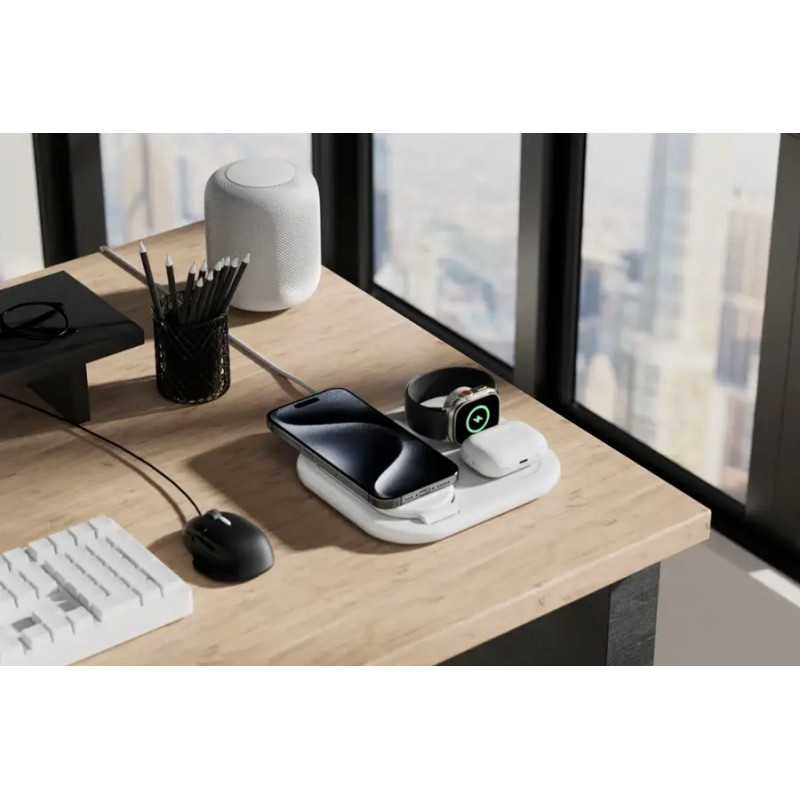 Belkin - 3-in-1 15W, Foldable Magnetic Qi2 Charging Station for iPhone 16